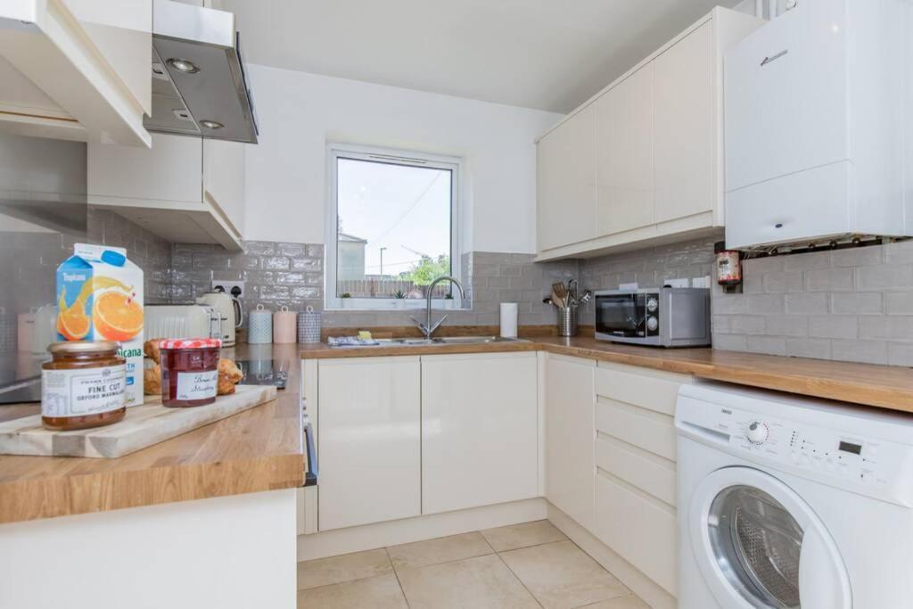 Stylish Townhouse In The Heart Of Summertown อ็อกซ์ฟอร์ด ภายนอก รูปภาพ