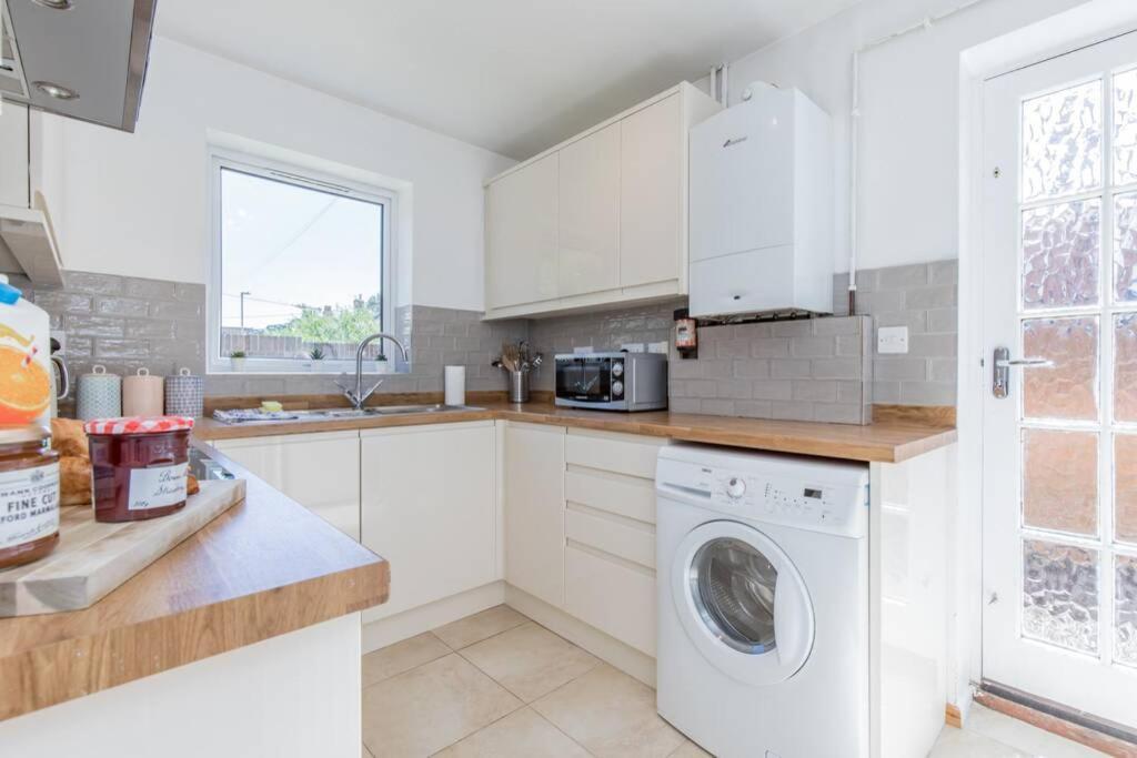 Stylish Townhouse In The Heart Of Summertown อ็อกซ์ฟอร์ด ภายนอก รูปภาพ