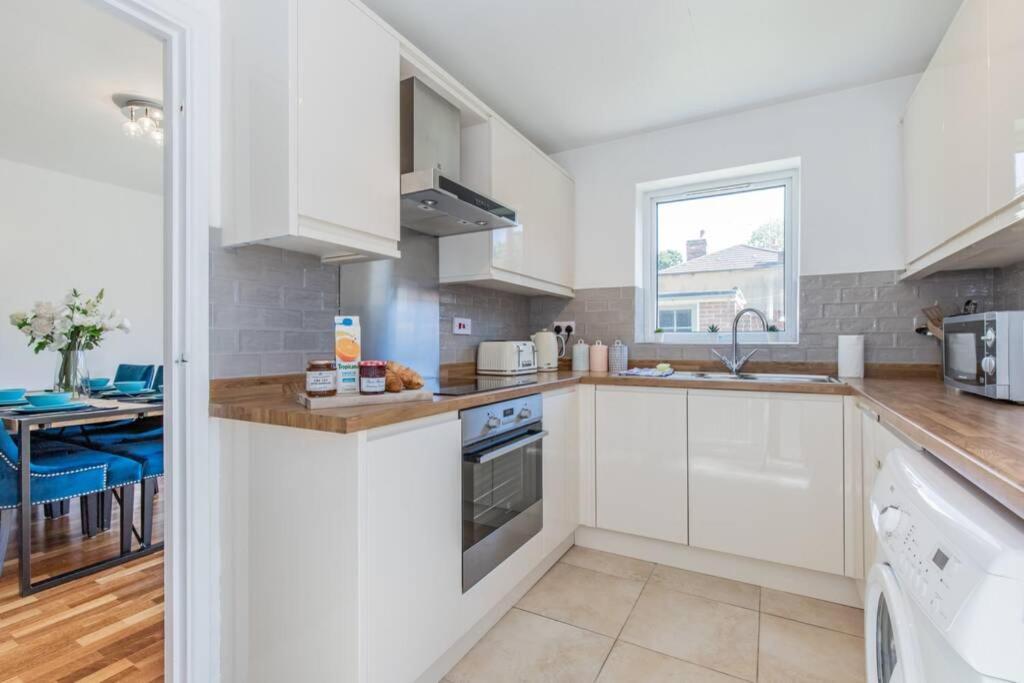 Stylish Townhouse In The Heart Of Summertown อ็อกซ์ฟอร์ด ภายนอก รูปภาพ
